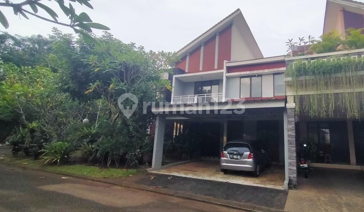 Rumah Luas Nyaman Dalam Komplek Legenda Wisata Cibubur