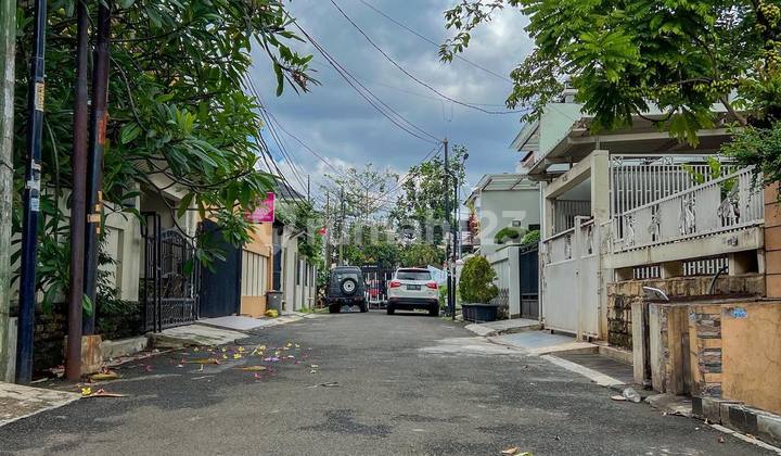 Rumah Bagus Strategis Dalam Kompek di Galaxy 2