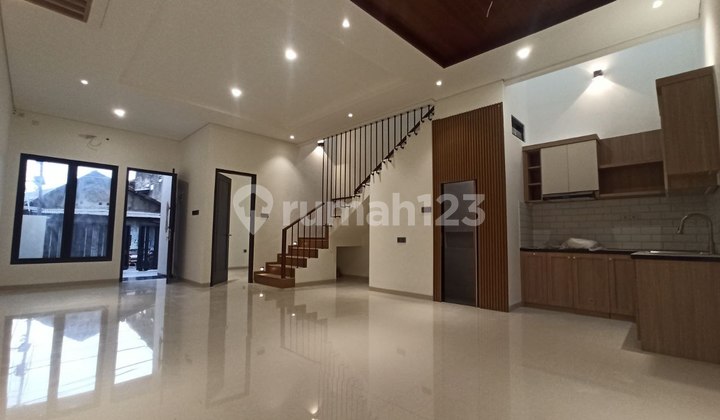 Rumah Mewah Strategis di Rawa Mangun Jakarta Timur 2