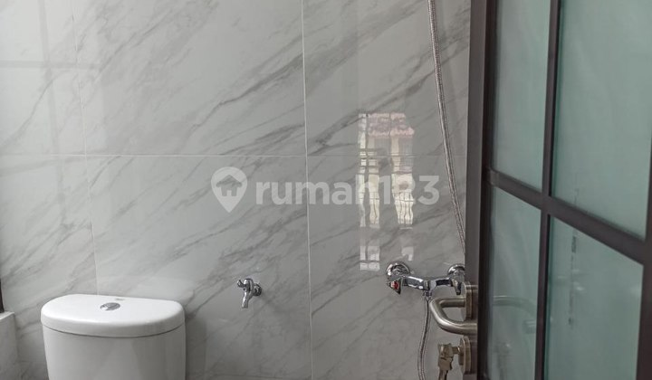 Good Strong Strategic House in Rawamangun, East Jakarta 2