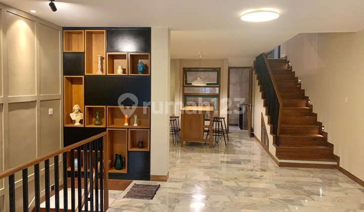 Sturdy 4-Story Luxury House in a Strategic Location in Rawamangun 2
