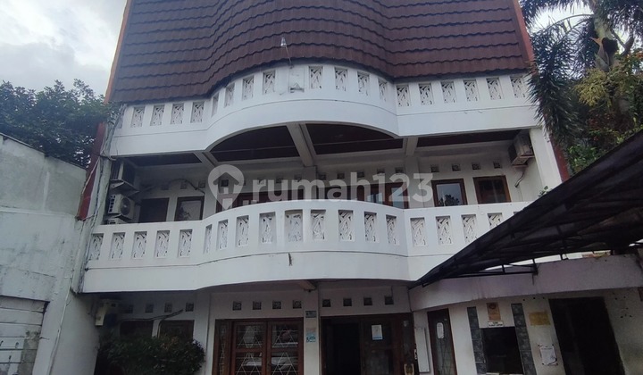 Perkantoran 552 m2 SHM Cilandak, Jakarta Selatan Butuh Renovasi Lokasi Strategis