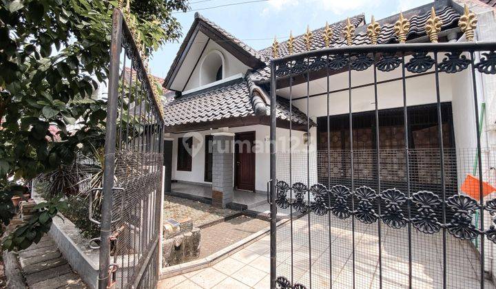 Rumah SHM di Bsd Anggrek Loka, Tangerang Depan Taman Hadap Utara 2