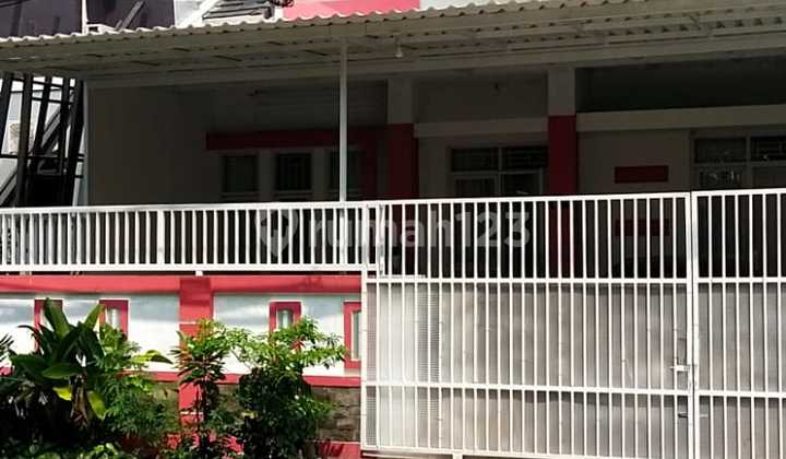 Rumah Serpong Terrace Siap Huni ada Kolam Renang dan Masjid