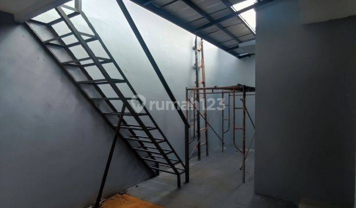 Rumah Sudah Renovasi 2025 di Villa Melati Mas, Tangerang Selatan 2