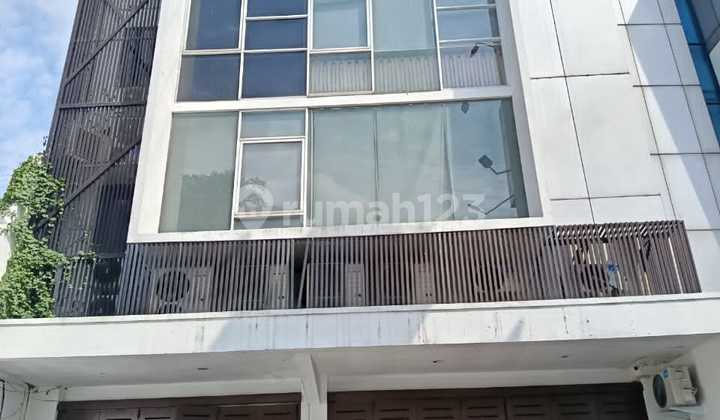 *For Sale / Quick Lease* 4.5 Story Shop House in Radio Dalam, Kebayoran Baru Prime Location, Strategic, Suitable for Office, Cafe, Restaurant, Bank, etc. 2