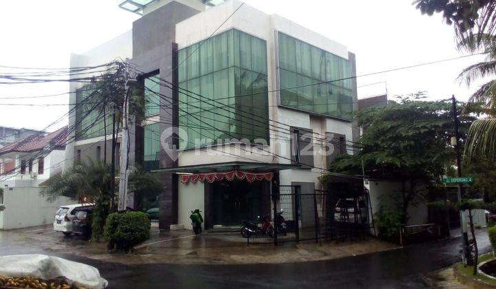 For Sale Building in Kebayoran Baru, South Jakarta, Good SHM (Certificate)