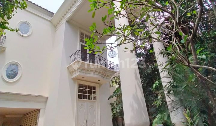 Rumah di Kemang dalam 2 Lantai Bagus