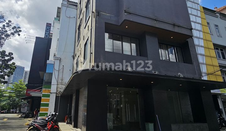 Shop House at Jl. Panglima Polim III No.146, Melawai, Kebayoran Baru, South Jakarta City, DKI Jakarta, Indonesia, 12160, Kebayoran Baru 84.0 m² Unfurnished