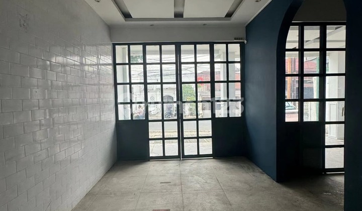 Nice Unfurnished House SHM - Ownership Certificate in Petogogan Raya, Kebayoran Baru