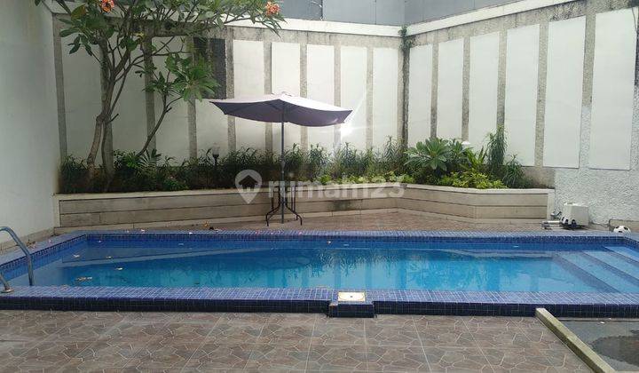 Rumah 2 Lantai Bagus Furnished SHM di Jalan Asem, Jakarta Selatan 1