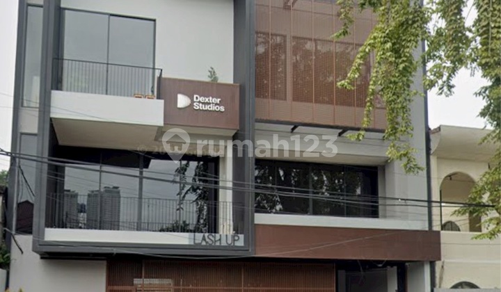 Kebayoran Baru Ruang-Usaha Unfurnished