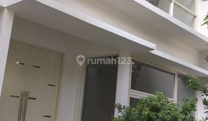 0625 Disewakan Rumah 2 Lantai Lt 225 M2 Lebar 9 Meter Lb 350 M2 di Araya Tahap 2 Surabaya 2