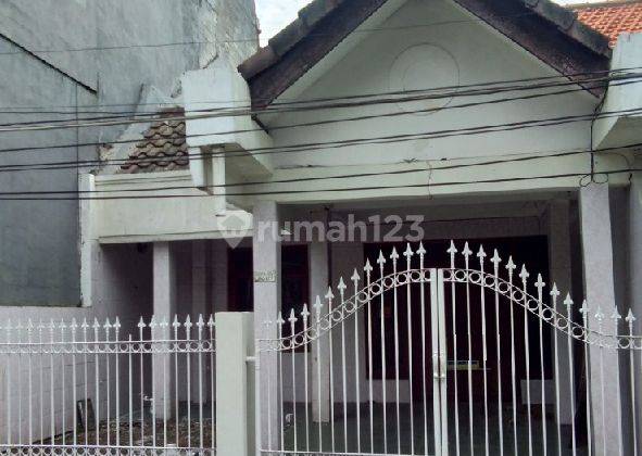 0672 Disewakan Rumah SHM Kosongan Simpang Darmo Permai Selatan 1