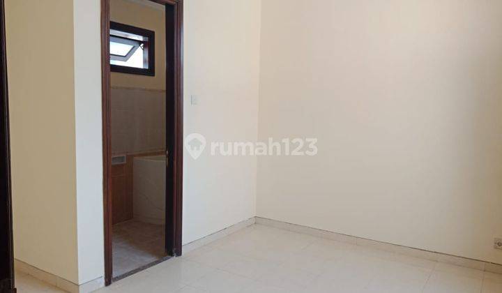 0771 Disewakan Rumah Lb 146m2 Lt 180m2 di Wisata Bukit Mas 2