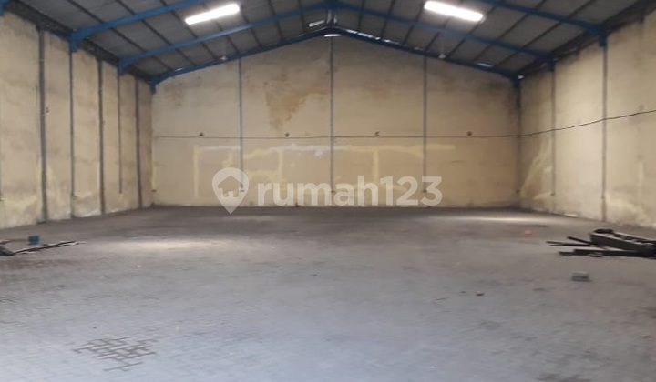 635 - For Rent: Greges Jaya Warehouse 1014 m² Concrete Floor 2-Story Office 635 - For Rent: Greges Jaya Warehouse 1014 m² Concrete Floor 2-Story Office