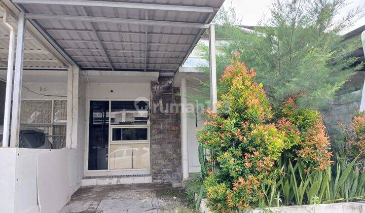 647 Dijual Rumah SHM 1,5 Lantai The Menganti Gresik LT 90 KT 2+1 