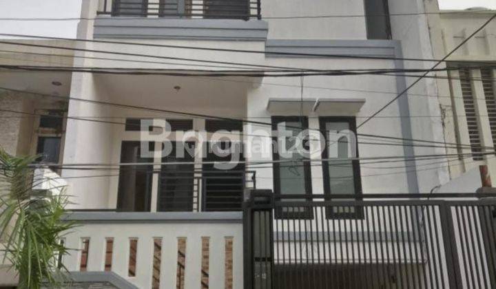 Rumah 3 Lantai Modern Minimalis Green Ville Dekat Tanjung Duren, Jakarta Barat  1