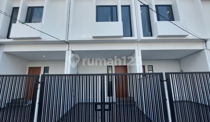 Rumah Baru 3.5 Lantai Siap Huni Muara Karang Brand New Pluit