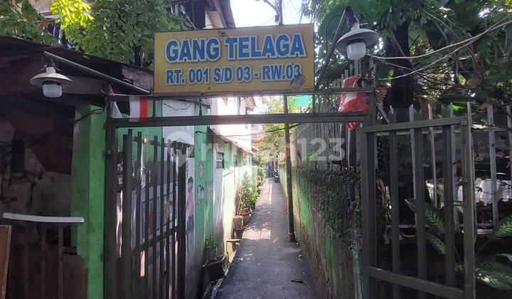Rumah 3 Lantai Dalam Gang Telaga Pasar Kampung Duri Jakarta Barat