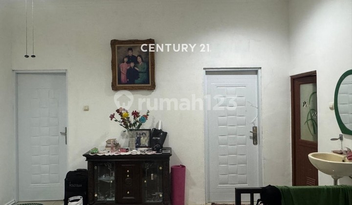 Beautifully Renovated, Strategically Located House in Villa Bintaro 2