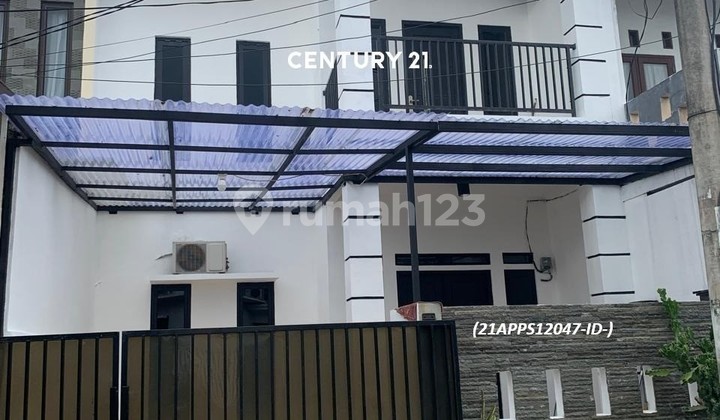 Rumah Sudah Renovasi Cantik Strategis di Villa Bintaro