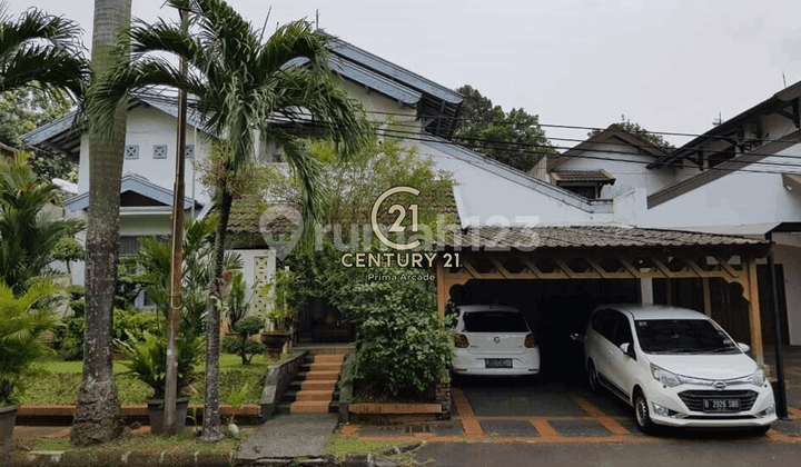 Rumah Luas, Row Jalan Depan Rumah Lebar, Ada Halaman Belakang Yg Luas, dan di Depan Taman Dijual di Sektor 2, Bintaro Jaya ( Et/Vv) 1