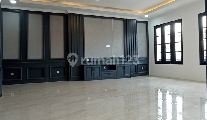 Rumah Mewah di Kby Baru Ada Lift & Kolam Renang 2