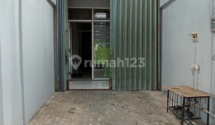 Super Close Mini Office to Blok M