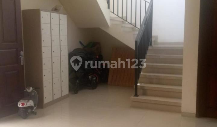 Rumah 2 Lantai Pakuwon City Minimalis Semifurnish LT 198 Harga 5M Nego 2