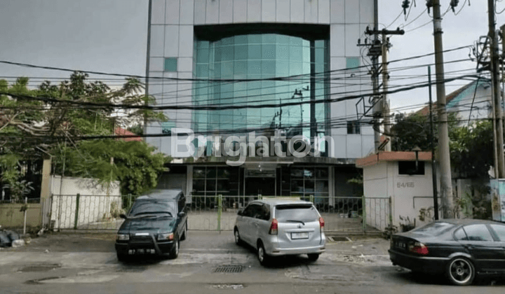 Gedung 3 Lantai Ex Restoran di Tegalsari Surabaya Pusat 1