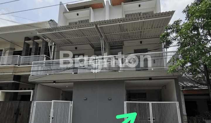 New Town House 3 Lantai Hanya 1 M an di Wisma Permai Dekat UNAIR C, Raya Dharmahusada 1