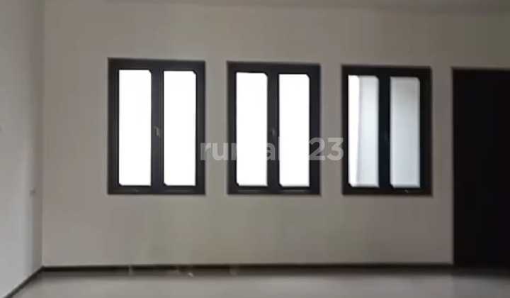 Dijual Rumah Baru Nirwana Executive Dekat Rungkut Row Jalan 2.5 Mobil 2