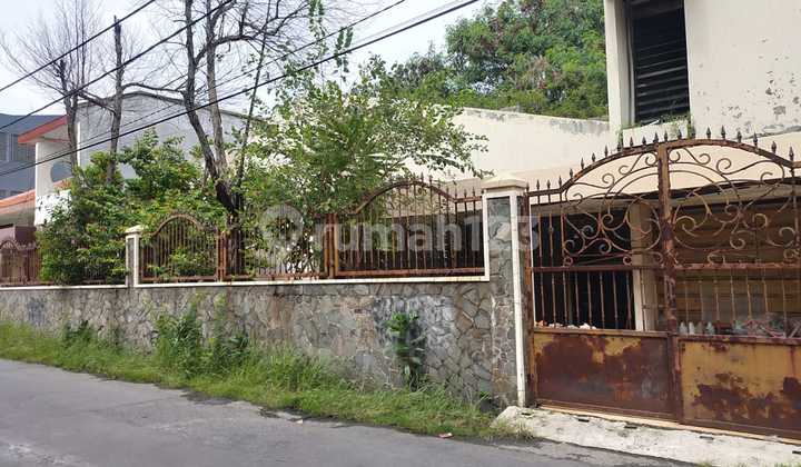 Bonus Land with Building Near Kenjeran Raya, Area 610, Price 7 Million per Meter, Negotiable