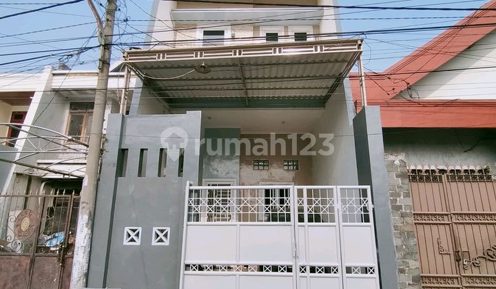 Spacious 100 M2 Lebak House, 700 Meters to Kenjeran Main Road