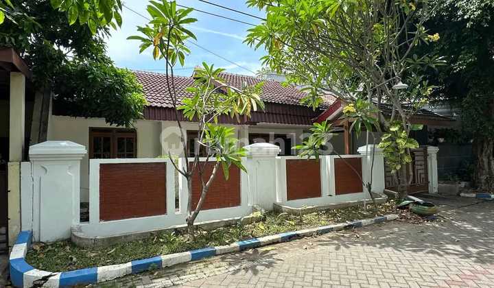 Rumah Second Pondok Tjandra Luas 180 M Depan Taman Siap Huni