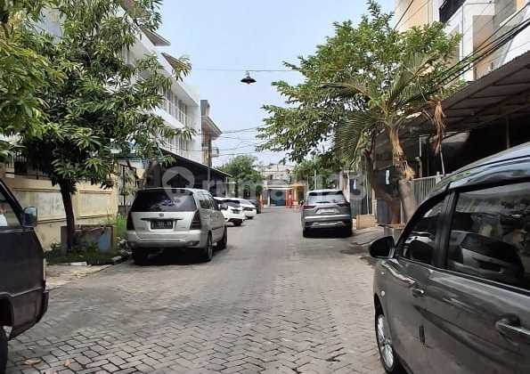 Rumah Kost Tidak Aktif Siwalankerto 500 Meter Ke Univ Petra Lingkungan Sekitar Banyak Kost 2