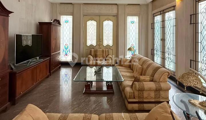 Rumah Mewah Graha Family Full Furnishprivate Lift dan Kolam Renang Luas Tanah 1270 M 2