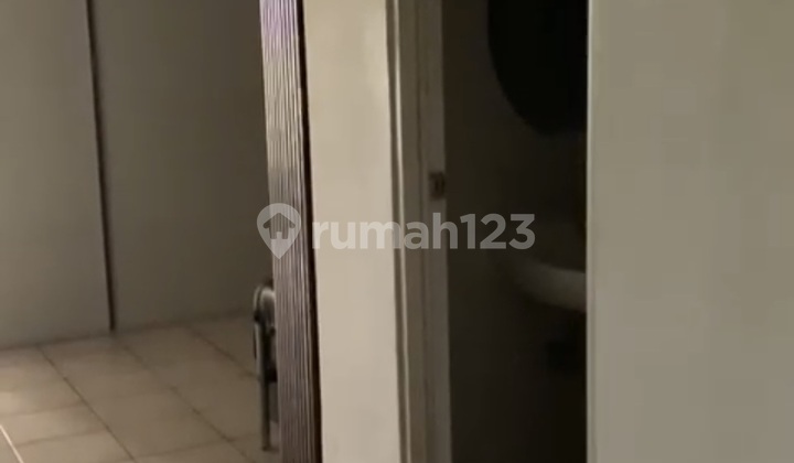 Affordable Metropolis Apartment Near Ubaya, Only 200 Million, Already Strata Title, Furnished, Close to Panjang Jiwo, Kendangsari, Prapen, Jemursari 2