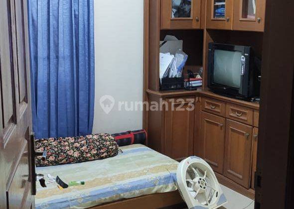 Dijual rumah 2.5 lantai di Duri Kepa 2