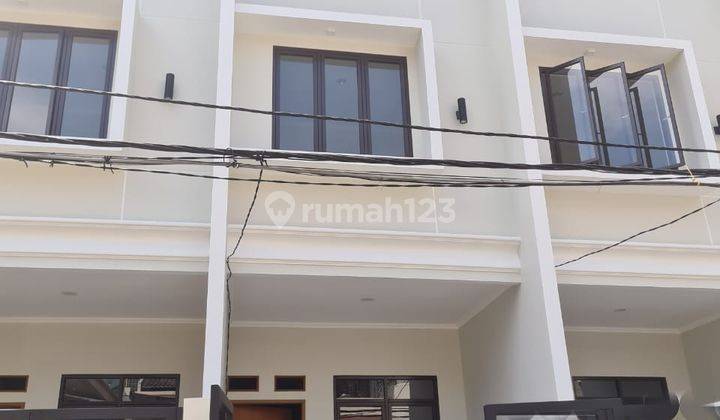 Rumah Baru Minimalis Di Taman Ratu 1