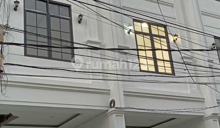 Rumah Baru 3 lantai Bebas Banjir di Duri Kepa 1