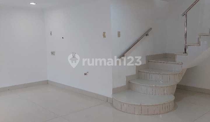 Strategic Corner House in Tanjung Duren with Wide Roads 2