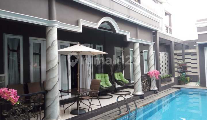 Rumah mewah dan nyaman dengan return investasi tinggi di Kebon Jeruk, Jakarta Barat. 1