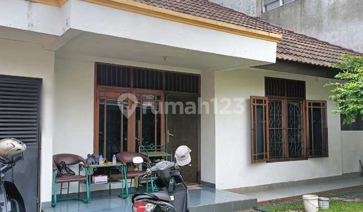 Spacious House with many rooms in Duri Kepa, West Jakarta