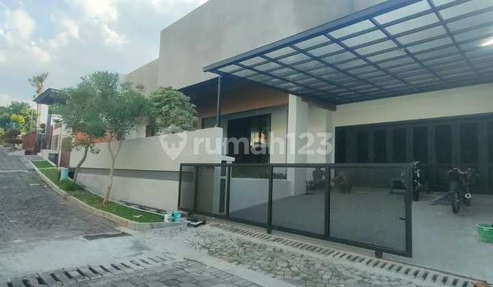 Disewakan Rumah Mewah Di Candi Golf Semarang 2