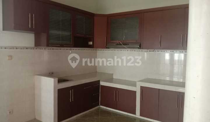 Rumah bagus siap huni di puspogiwang 7