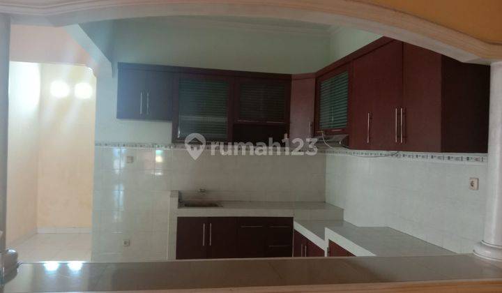 Rumah bagus siap huni di puspogiwang 8