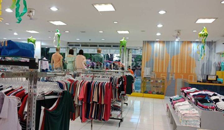 Gedung Showroom 897m² di Jalan Imam Bonjol Bagus 9