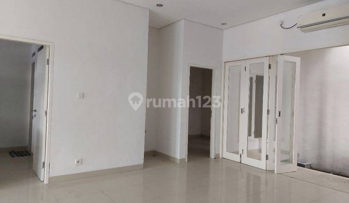Rumah di Perumahan One Gate System Kuta Palace Residence 7